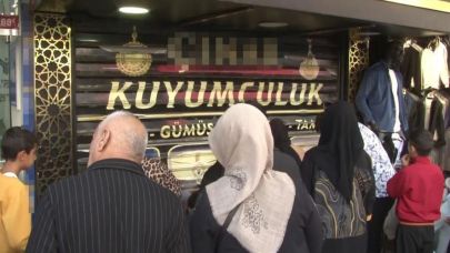 Kuyumcu Altınları Alıp Kaçtı