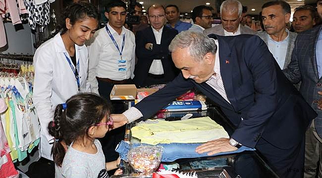 Fakıbaba, yetim ve öksüz çocukları giydirdi