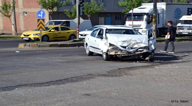 Urfa'da trafik kazası: 2 polis, 1 uzman çavuş yaralı