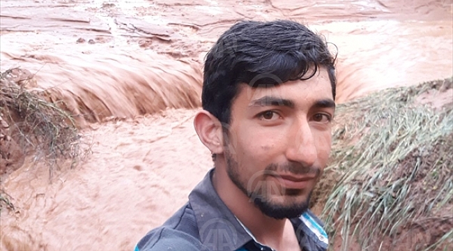 Yağışı görüntülerken sele kapıldı