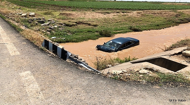 Şanlıurfa'da otomobil tahliye kanalına devrildi: 5 yaralı