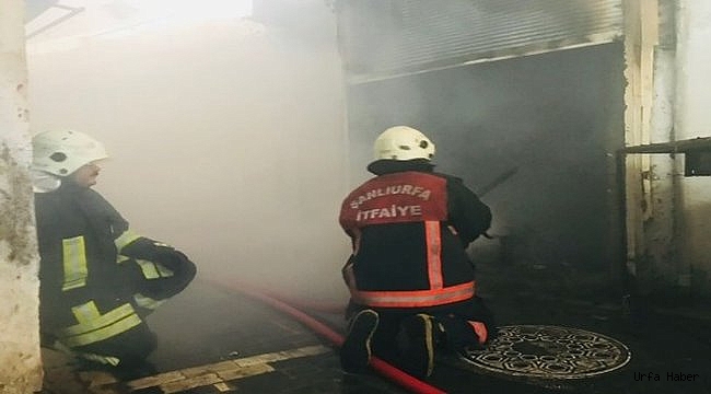 Kunduracılar pazarında yangın çıktı