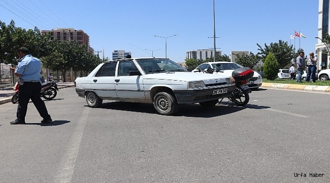 Motorsiklet otobille çarpıştı: 1 yaralı