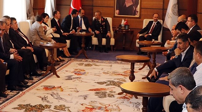 Şanlıurfa protokolü bayramlaştı