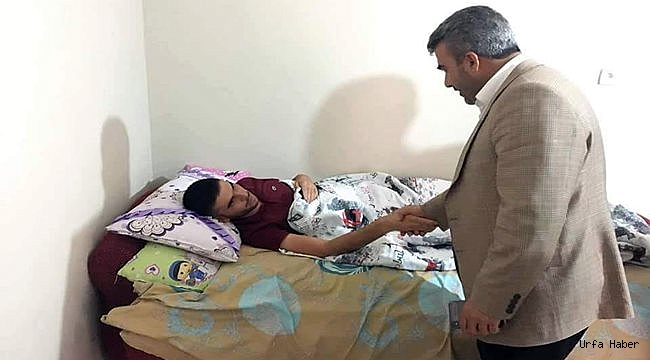 AK Parti İlçe Başkanı Tekin'den yaralanan askere ziyaret