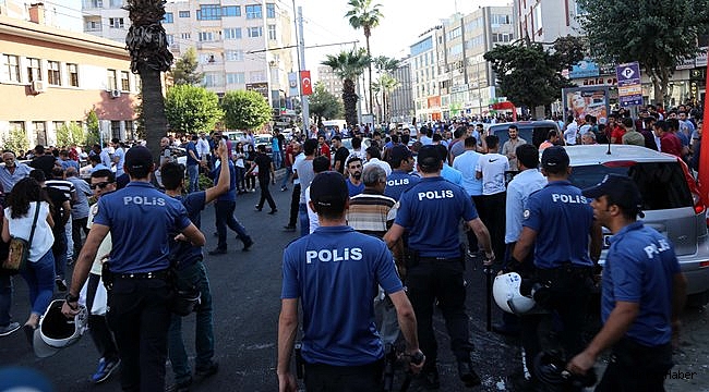Polisten Urfa'daki gerginliğe müdahale