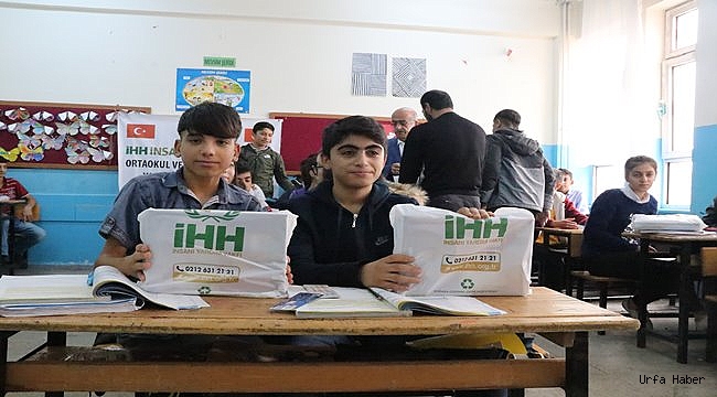 İHH'dan öğrencilere yardımcı ders kitabı