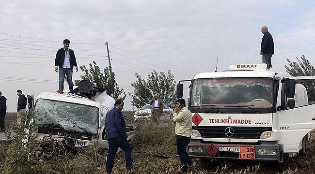 Şanlıurfa'da yakıt tankeri ile işçi minibüsü çarpıştı: 8 yaralı