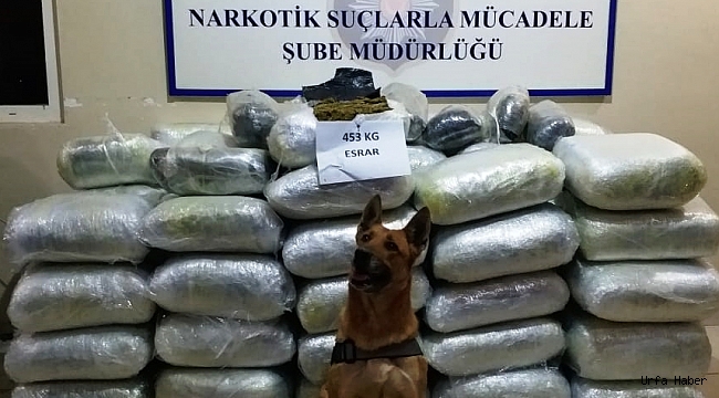 Uyuşturucuyu saman çuvallarının arasına saklamışlar