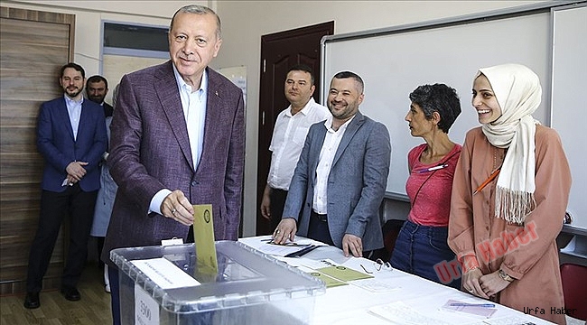 Erdoğan Oy'unu kullandı...