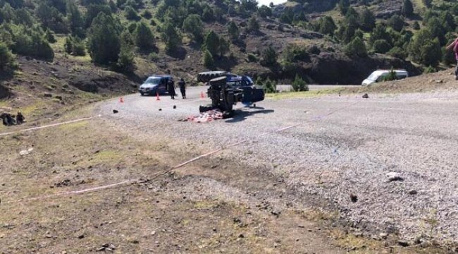Traktör devrildi: 1 ölü, 3 yaralı