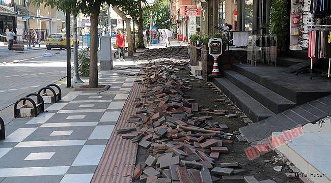 Halilye'den kaldırım onarımları