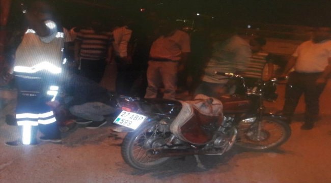 Gaziantep'de pikapla motosiklet çarpıştı: 2 yaralı