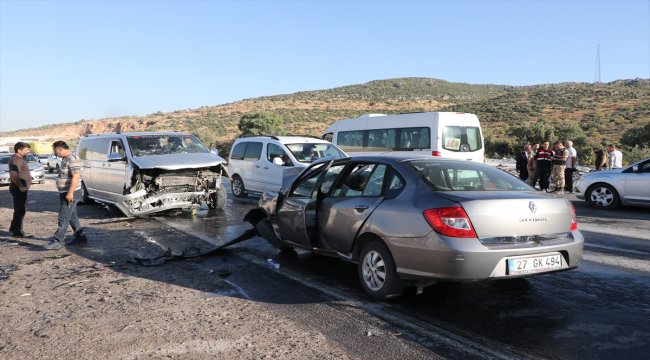 Nişan yolunda trafik kazası: 1 ölü, 6 yaralı