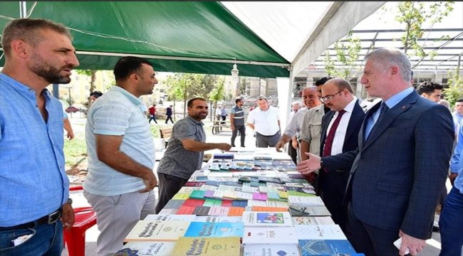 Nizip'te 50 bin kişi kitapla buluştu