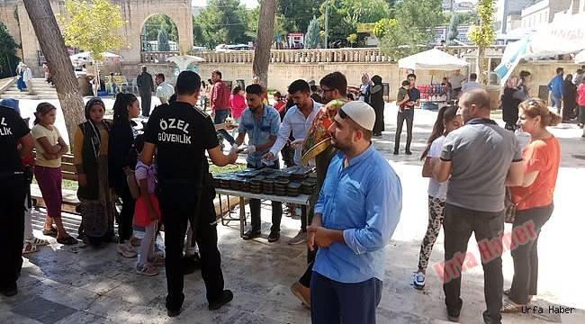 Şanlıurfa'da aşure ikramı