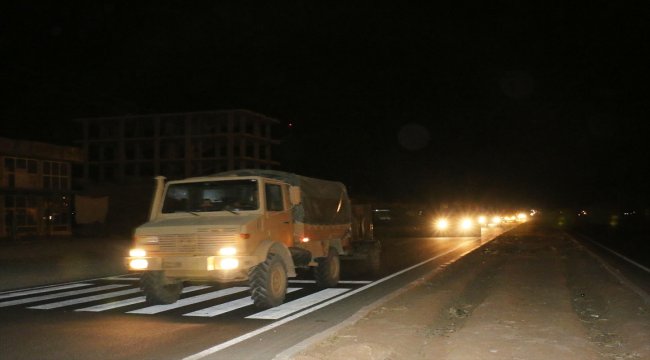 Şanlıurfa'da Suriye sınırına askeri sevkiyat