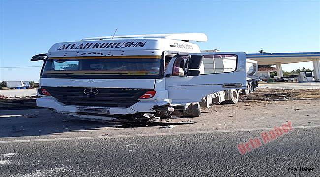 Şanlıurfa'da tır devrildi: 3 yaralı