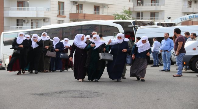 Ağrılı annelerden Diyarbakır annelerine destek ziyareti