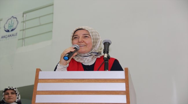 Akçakale'deki 400 öğrenciye çanta ve kırtasiye malzemesi yardımı