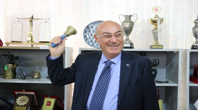 Arkadaşlarıyla 53 yıl sonra aynı sınıfta buluştu