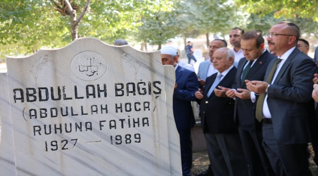Eski Siirt Belediye Başkanı Bağış mezarı başında anıldı