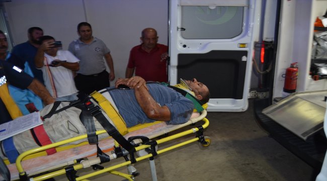 Freni boşalan tırın şoförü kendisini dışarı atarak kurtuldu