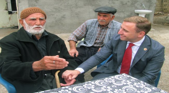 Kaymakamın ilk ziyareti 107 yaşındaki Vakkas dedeye oldu