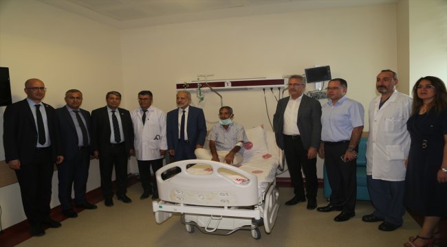 Kızının karaciğer dokusuyla hayata tutundu