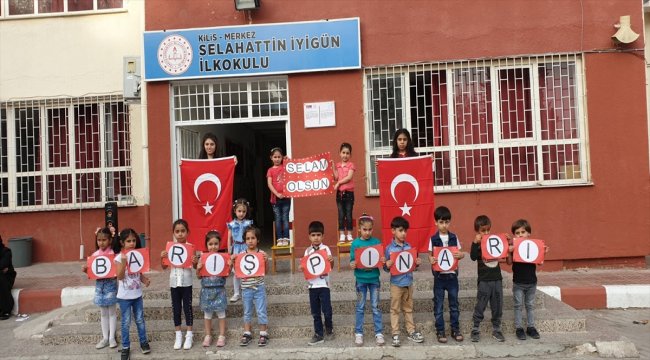 Öğrencilerden Barış Pınarı Harekatı'na anlamlı destek