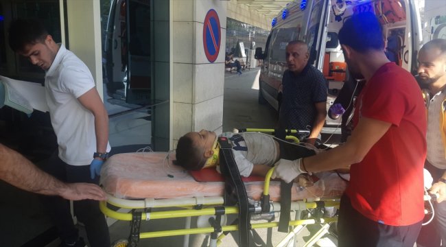 Siirt'te otomobilin çarptığı çocuk ağır yaralandı