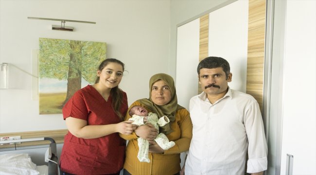 660 gramlık Ayşe Naz bebek hayata tutundu