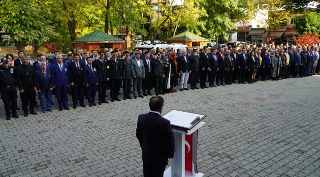 Büyük Önder Atatürk'ü anıyoruz