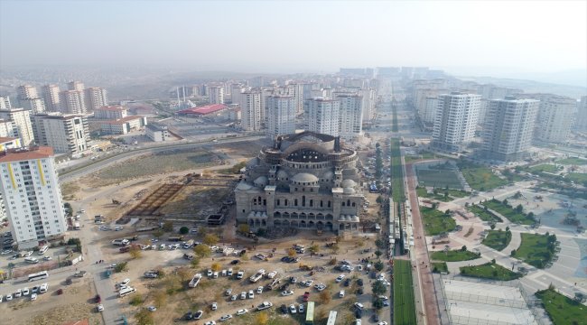 Cami inşaatında çöken iskelenin altında kalan inşaat mühendisini 250 kişi arıyor