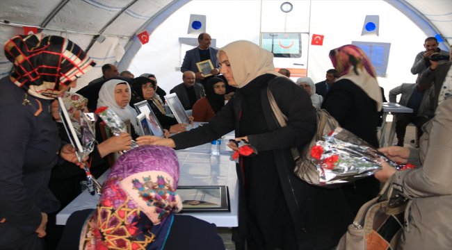 Diyarbakır annelerine destek ziyaretleri sürüyor