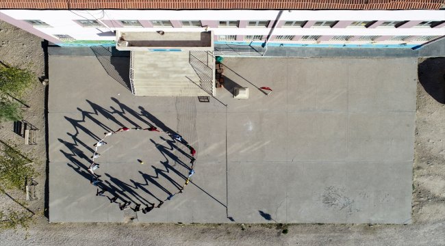 Diyarbakır'ın eğitim neferleri kırsaldaki okulları yeniliyor