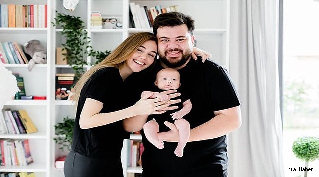Eser Yenenler aile fotoğrafını paylaştı