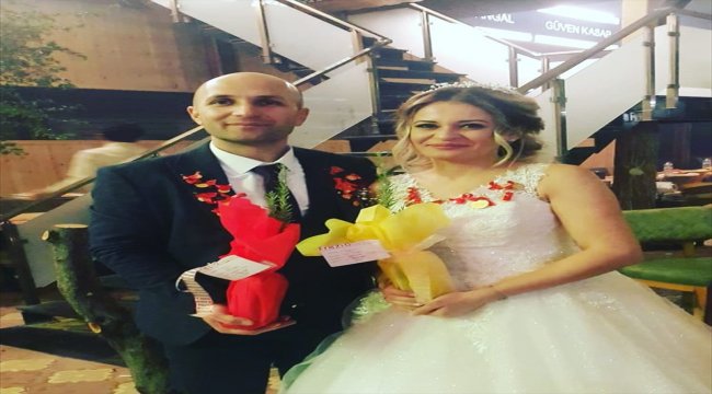 Gaziantep'te evlenen öğretmen çift nikah şekeri yerine fidan dağıttı