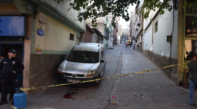 Gaziantep'te silahlı kavga sırasında yoldan geçen kişi vuruldu
