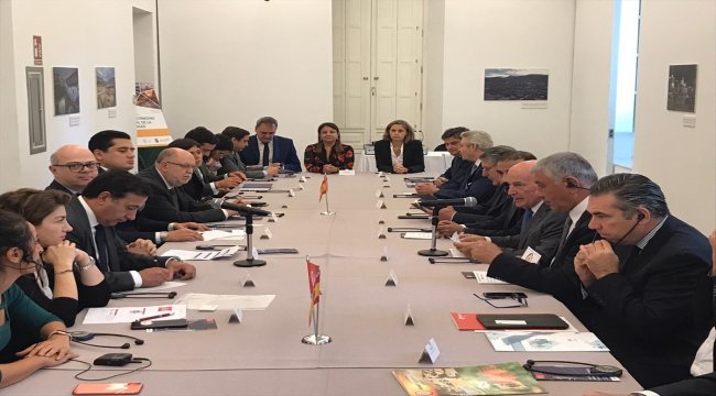 Gaziantepli ve Adıyamanlı iş insanları Sevilla Ticaret Odasını ziyaret etti