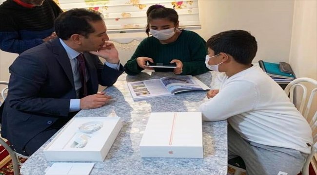 Görme engelli Tuba'nın tablet hayalini kaymakam gerçekleştirdi