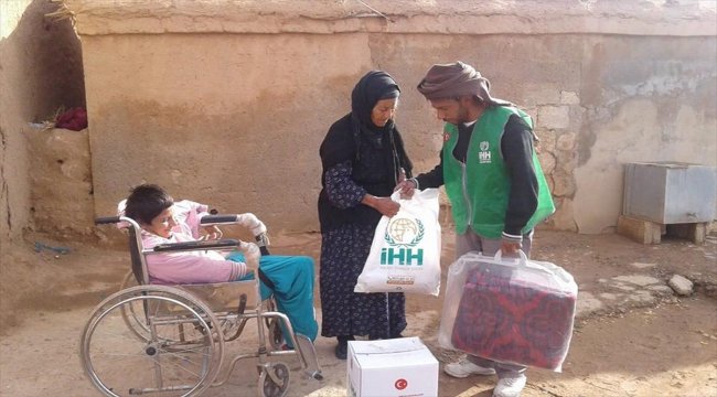 İHH'den Tel Abyad'daki engellilere insani yardım
