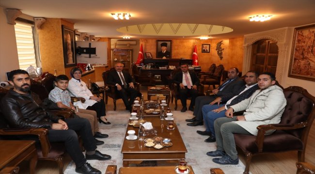 Mardin Valisi Mustafa Yaman'a plaket