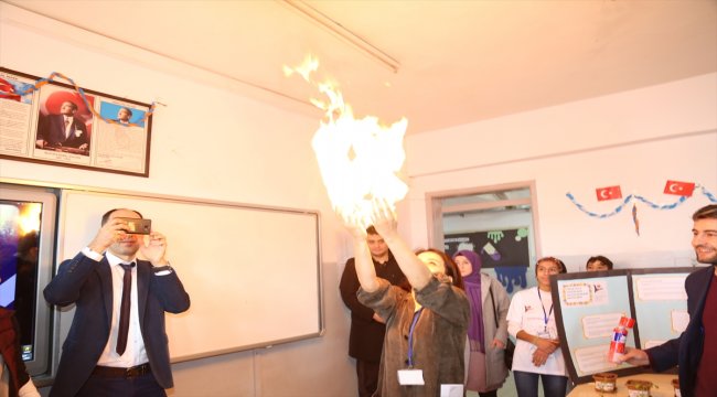 Nizip'te TÜBİTAK bilim fuarı açıldı
