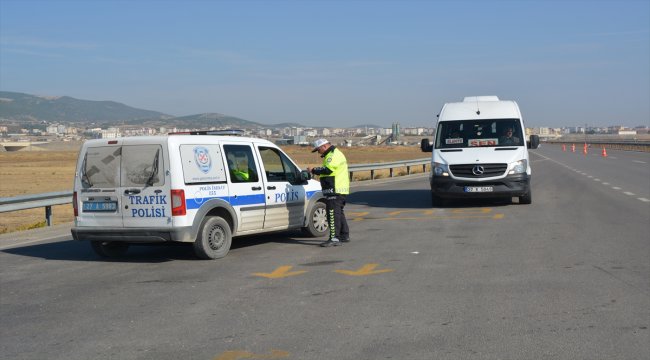 Nurdağı'nda polisten yol denetimi