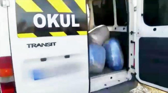 Okul servisine uyuşturucu operasyonu