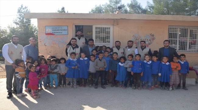 Şanlıurfa'da öğrencilere kıyafet yardımı