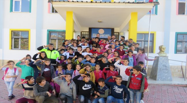 Sason'da okul servisi şoförlerine trafik eğitimi