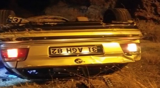 Siirt'te otomobil devrildi: 3 yaralı