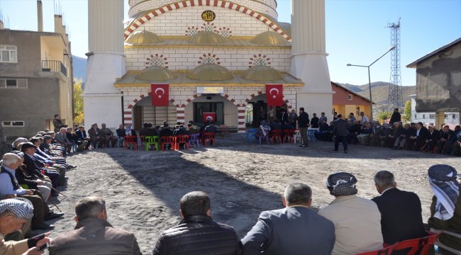 Terörün tahrip ettiği camiden yeniden ezan sesi yükseldi
